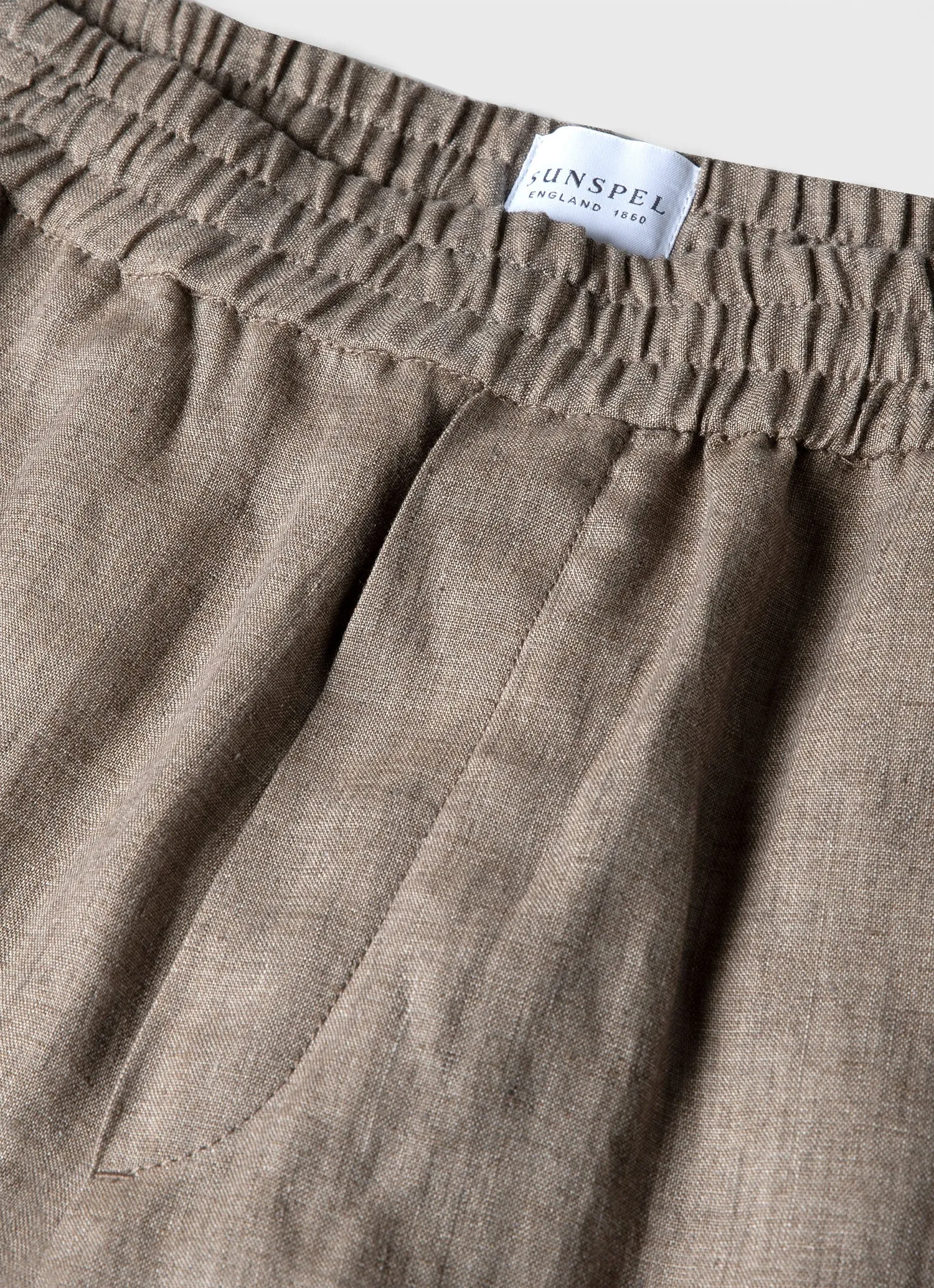 Men's Linen Drawstring Short in Dark Sand