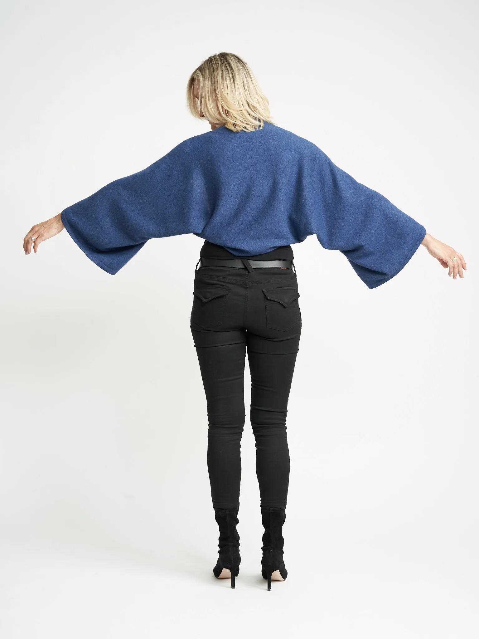 VIDEO: How to wear our Poncho