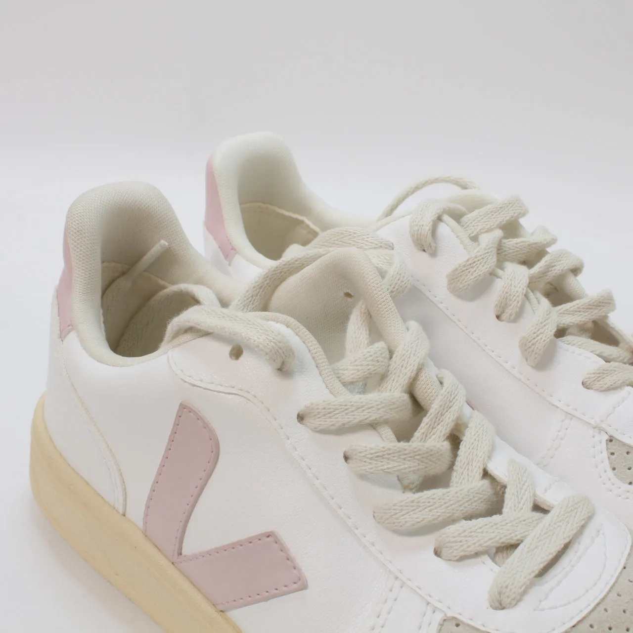 Womens Veja V10 White White Petal F Uk Size 5